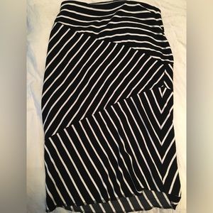 Mossimo pencil skirt. S.
